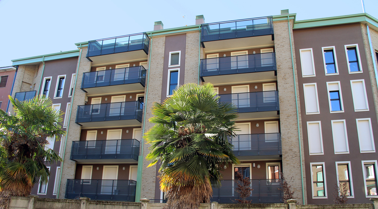 Bonomelli 8 4facciata vicino